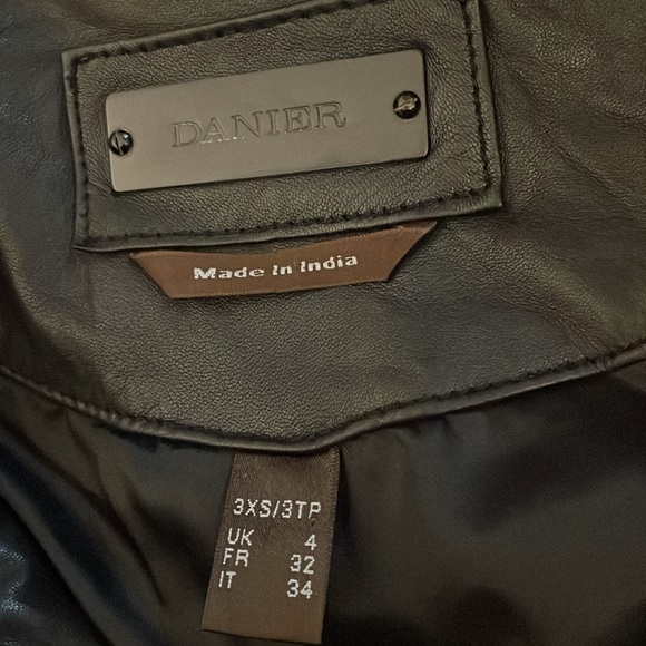 Black genuine leather Danier quilted jacket 3XS - Picture 7 of 9
